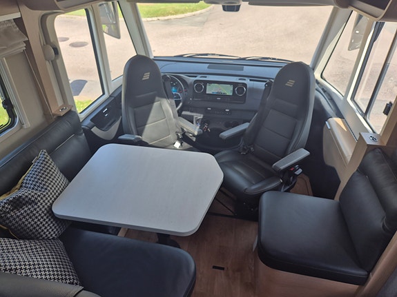 Hymer 780 Masterline 5 sits 5 of 12