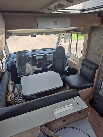 Hymer 780 Masterline 5 sits 9 of 12