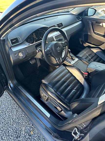 Volkswagen Passat Alltrack 10 of 15