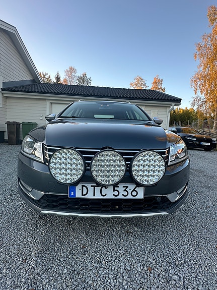 Volkswagen Passat Alltrack 4 of 15