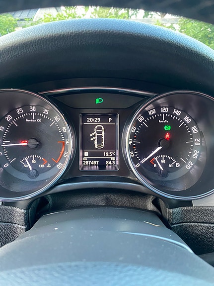 Skoda Superb 9 of 20