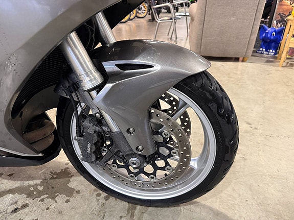 Honda VFR1200FA 7 of 12
