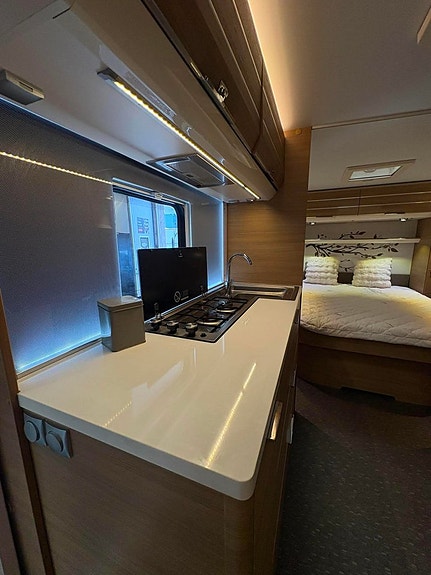 Adria Adora 593 UP Queen Bed Fukttestad UA Scandinavium Edition 12 of 28