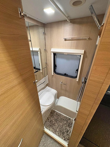 Adria Adora 593 UP Queen Bed Fukttestad UA Scandinavium Edition 18 of 28