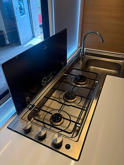 Adria Adora 593 UP Queen Bed Fukttestad UA Scandinavium Edition 14 of 28