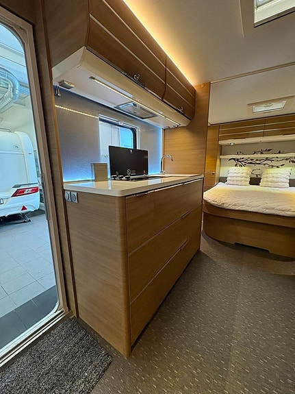 Adria Adora 593 UP Queen Bed Fukttestad UA Scandinavium Edition 11 of 28