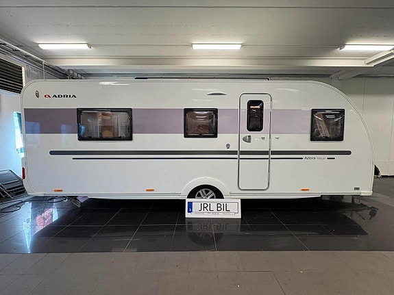Adria Adora 593 UP Queen Bed Fukttestad UA Scandinavium Edition