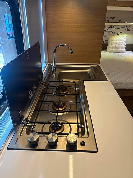 Adria Adora 593 UP Queen Bed Fukttestad UA Scandinavium Edition 13 of 28