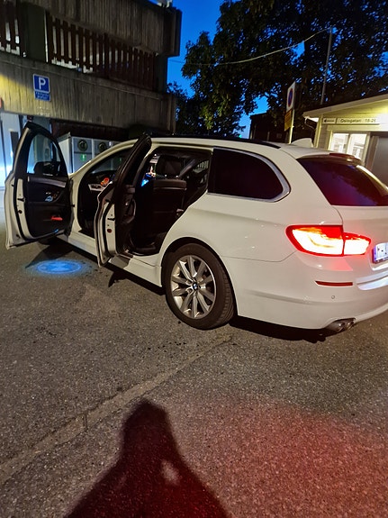 BMW 520d 2 of 10