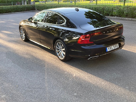 Volvo S90 2 of 10