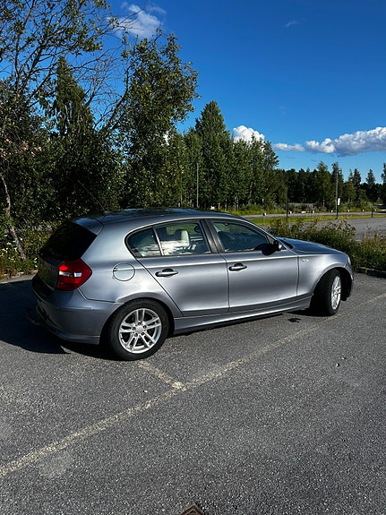 BMW 118d 2 of 10