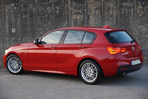 BMW 118i 4 of 19