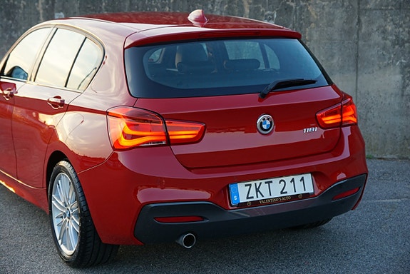 BMW 118i 6 of 19
