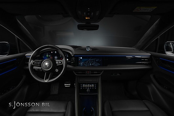 Porsche Macan Turbo 17 of 20