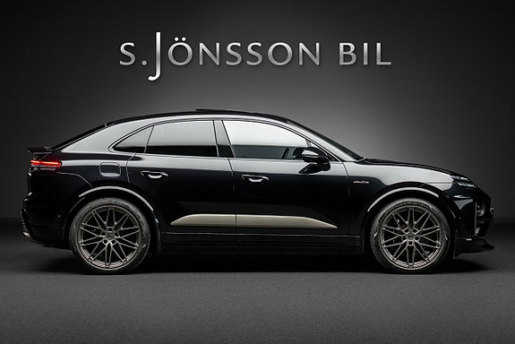 Porsche Macan Turbo 4 of 20
