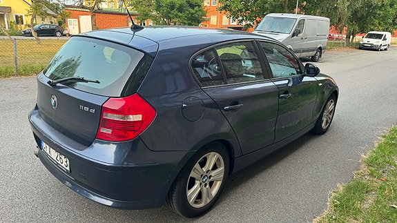 BMW 116d 3 of 4