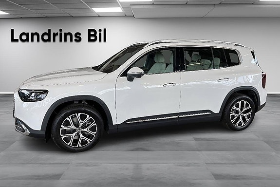 Mercedes-Benz GLB350 4 of 14