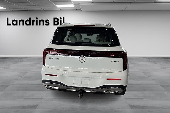 Mercedes-Benz GLB350 5 of 14