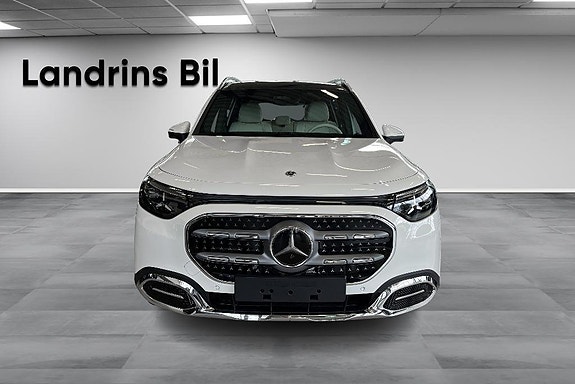 Mercedes-Benz GLB350 2 of 14