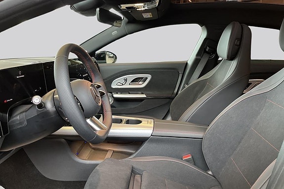 Mercedes-Benz CLA350 8 of 14