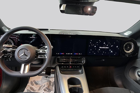 Mercedes-Benz CLA350 7 of 14