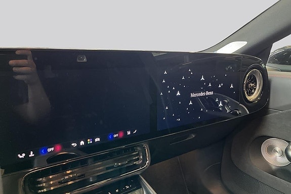 Mercedes-Benz CLA350 11 of 14