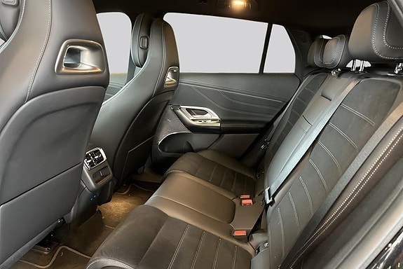 Mercedes-Benz GLC400 9 of 14
