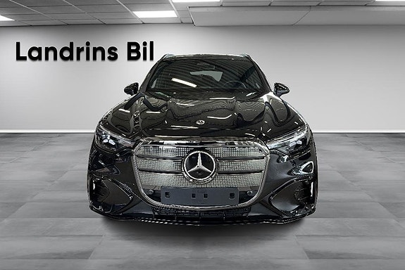 Mercedes-Benz GLC400 2 of 14