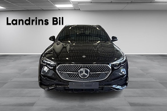 Mercedes-Benz E300 de 2 of 14