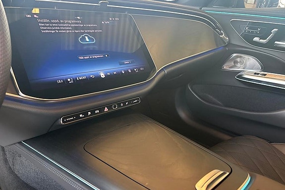 Mercedes-Benz E300 de 13 of 14