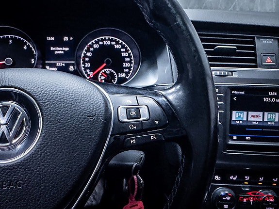 Volkswagen Golf Alltrack 21 of 28