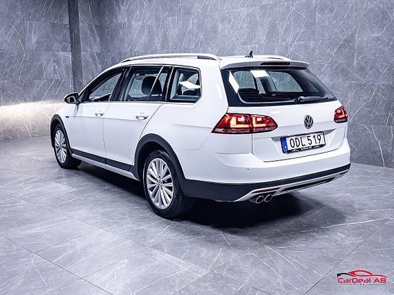 Volkswagen Golf Alltrack 5 of 28