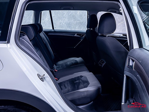 Volkswagen Golf Alltrack 16 of 28