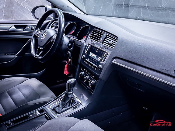 Volkswagen Golf Alltrack 13 of 28
