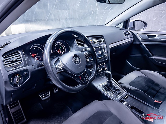 Volkswagen Golf Alltrack 11 of 28