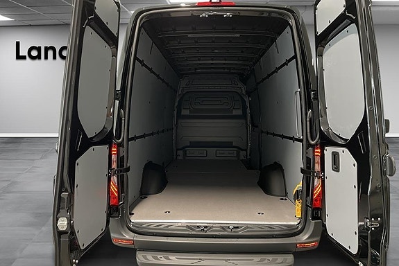Mercedes-Benz eSprinter 420 9 of 14