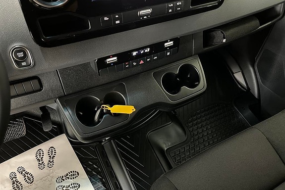 Mercedes-Benz eSprinter 420 12 of 14