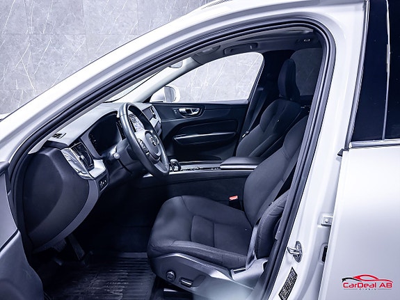 Volvo XC60 10 of 30