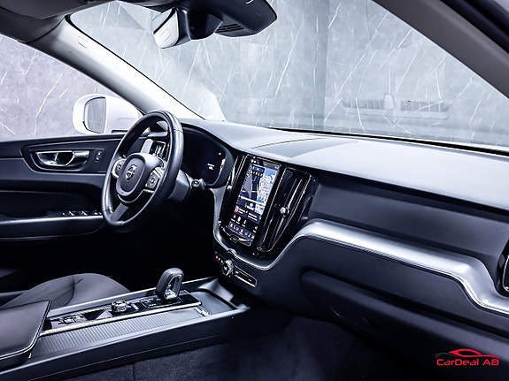 Volvo XC60 13 of 30