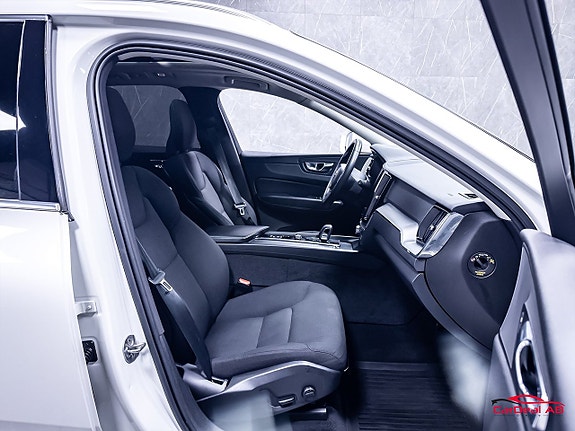 Volvo XC60 15 of 30