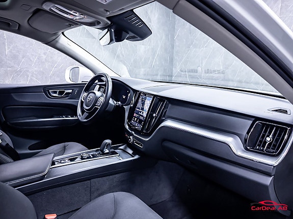 Volvo XC60 14 of 30