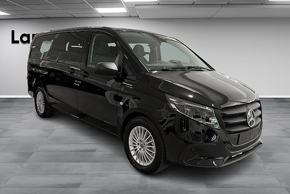 Mercedes-Benz eVito Tourer 3 of 14