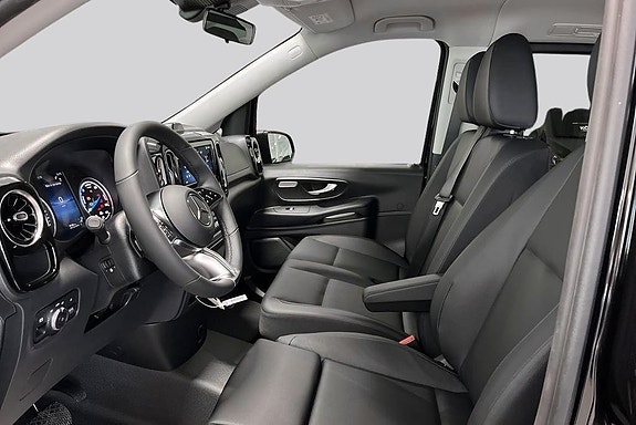 Mercedes-Benz eVito Tourer 8 of 14