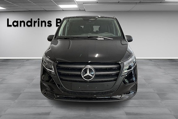 Mercedes-Benz eVito Tourer 2 of 14