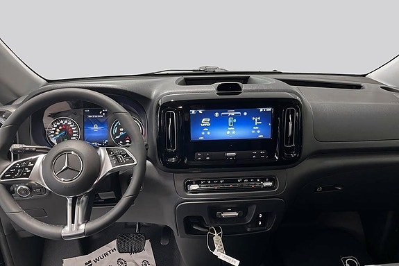 Mercedes-Benz eVito Tourer 7 of 14