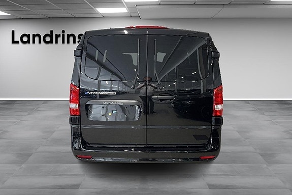 Mercedes-Benz eVito Tourer 5 of 14