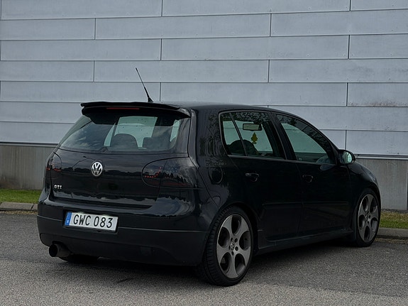 Volkswagen Golf V 4 of 8