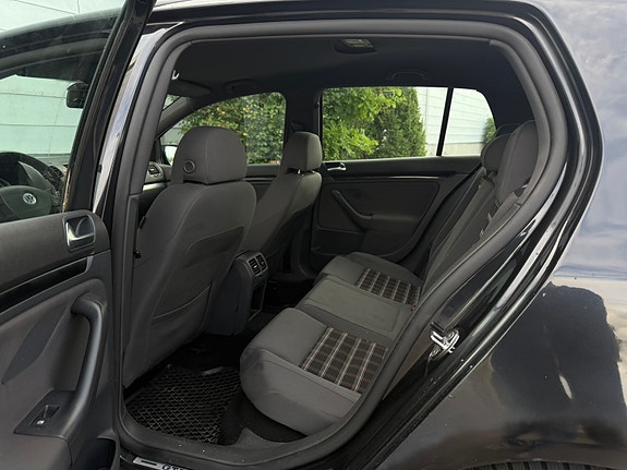 Volkswagen Golf V 7 of 8