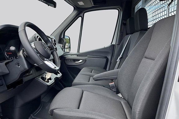 Mercedes-Benz Sprinter 319 8 of 14
