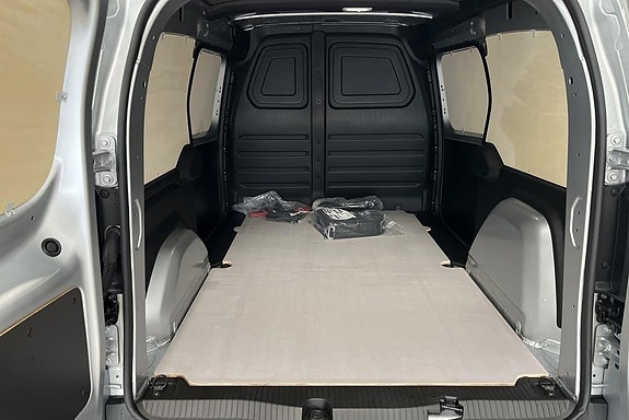 Mercedes-Benz eCitan 14 of 14